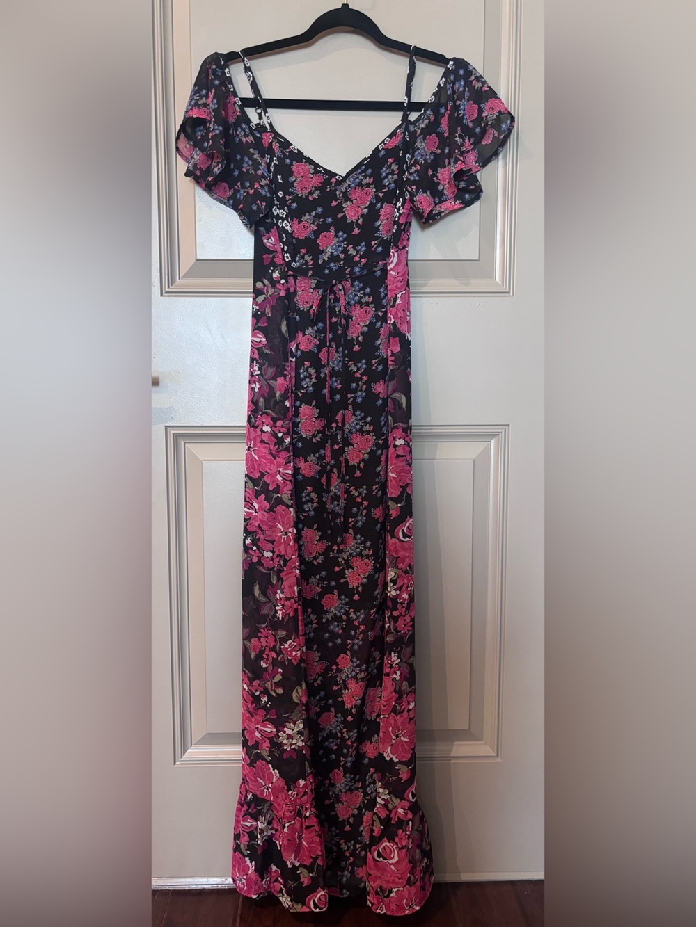 Xhileration Black and Pink Rose Pattern Flowy Maxi Dress